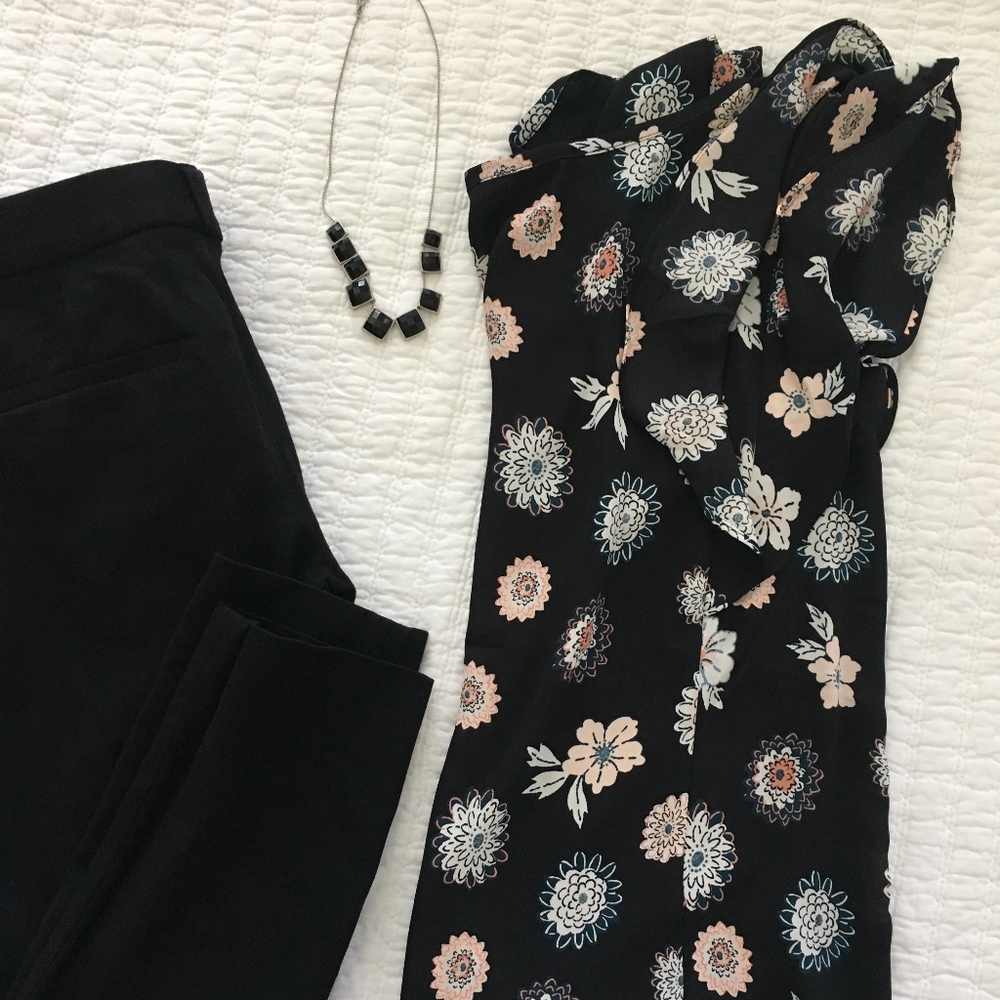 LOFT black floral XS short sleeve blouse